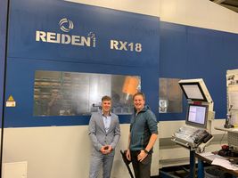 Die Kersten Maschinenbau GmbH garantiert Bauteile in höchster Qualität. Mit Moldtech und TopSolid'Cam als Partner ist es einfach, dieses Versprechen zu halten. Von links: Falko Zedler, Vertrieb Ost Moldtech GmbH, Norbert Wittig, Kersten Maschinenbau. Die Kersten Maschinenbau GmbH garantiert Bauteile in höchster Qualität. Mit Moldtech und TopSolid'Cam als Partner ist es einfach, dieses Versprechen zu halten. Von links: Falko Zedler, Vertrieb Ost Moldtech GmbH, Norbert Wittig, Kersten Maschinenbau.